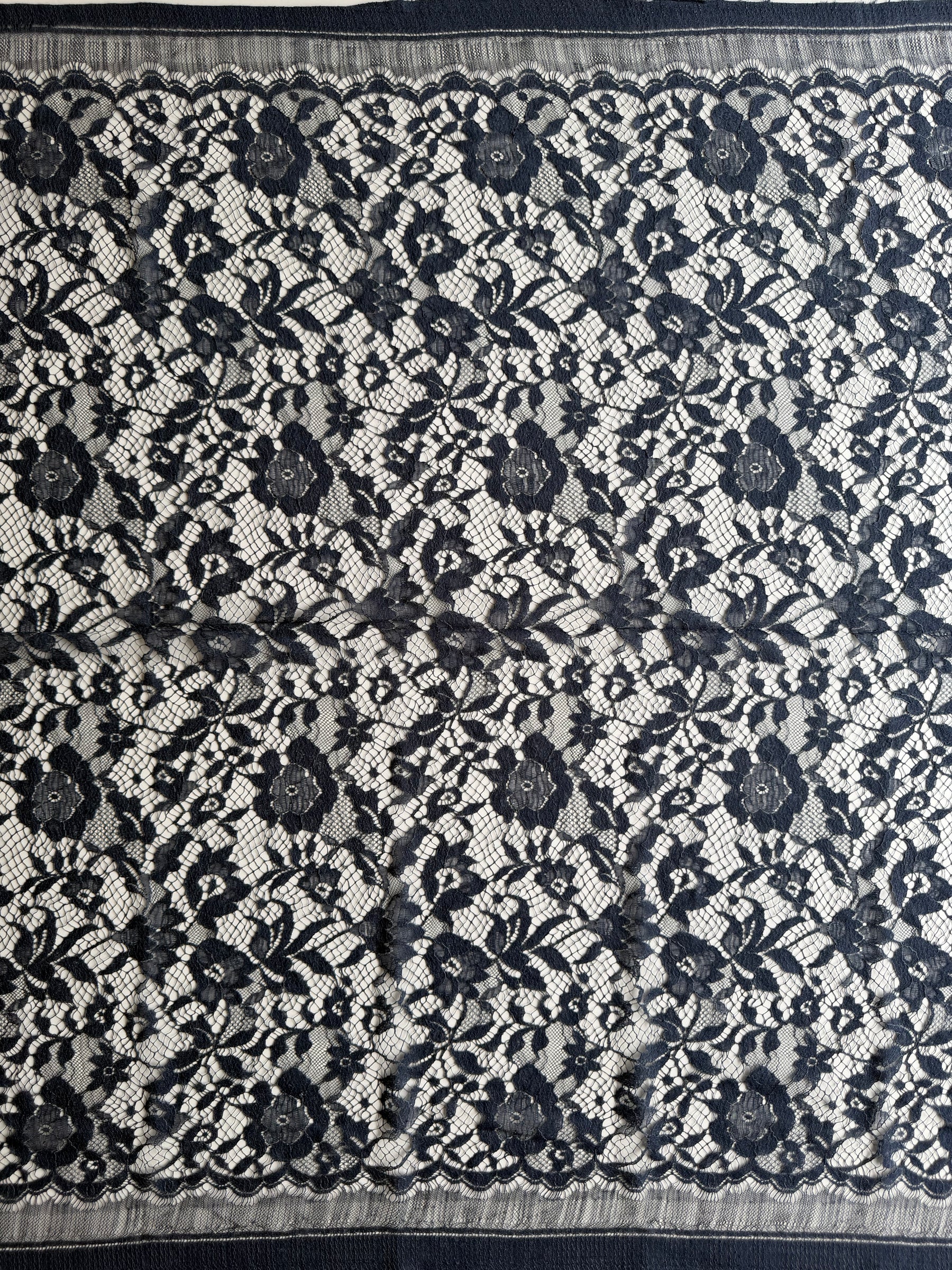 Marineblauer Seiden-Woll-Italian-Lace - P269