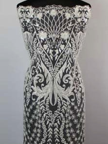 Elfenbeinfarbener, bestickter Tüll mit Perlen - EB1062