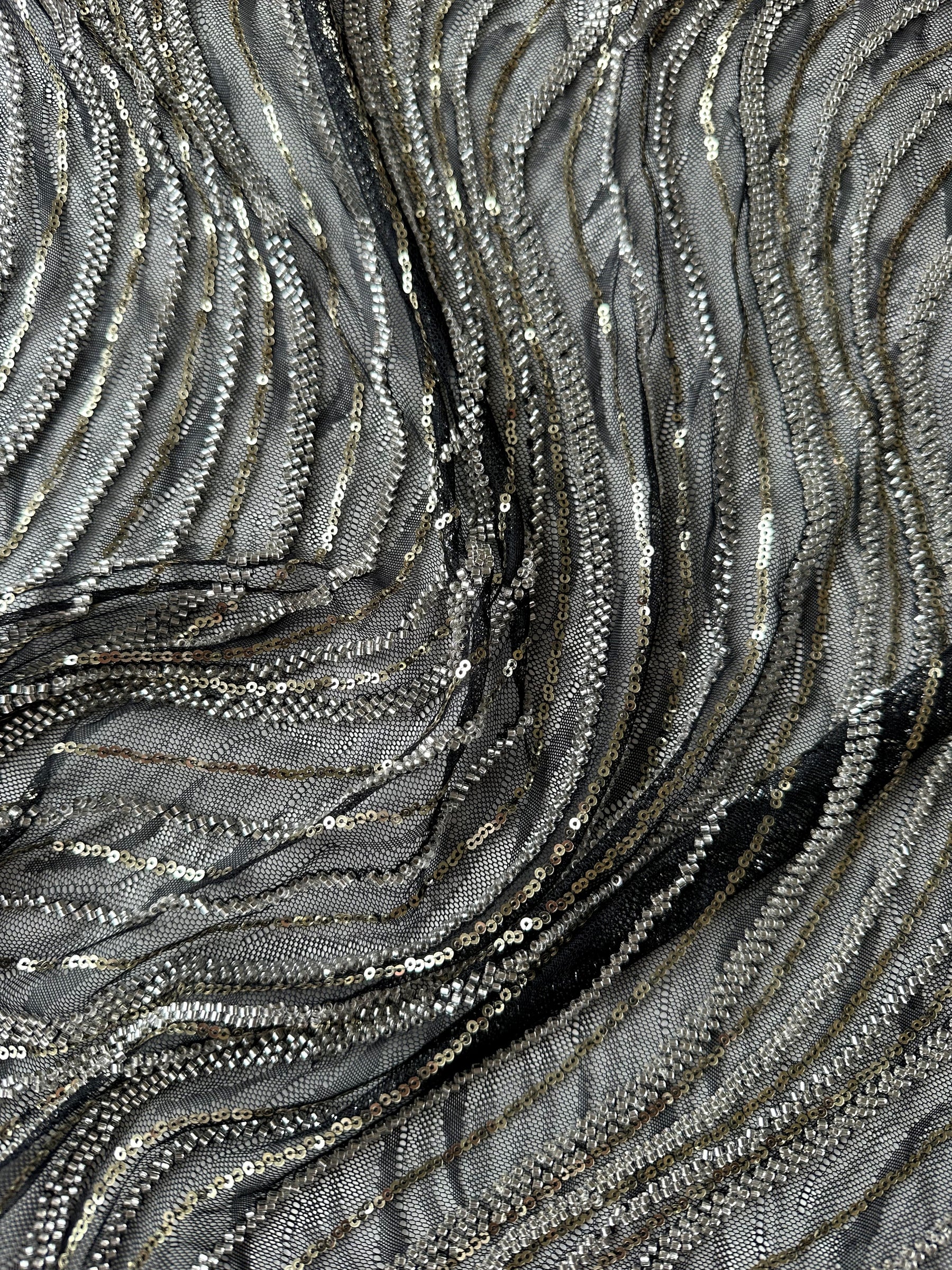 Schwarz und goldverziert - EB1064