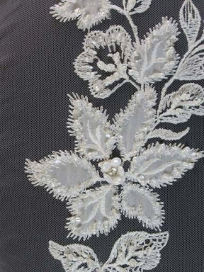 Elfenbeinfarbener, bestickter Tüll mit Perlen - EB1072