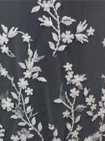 Elfenbeinfarbener, bestickter Tüll mit Perlen - EB1073