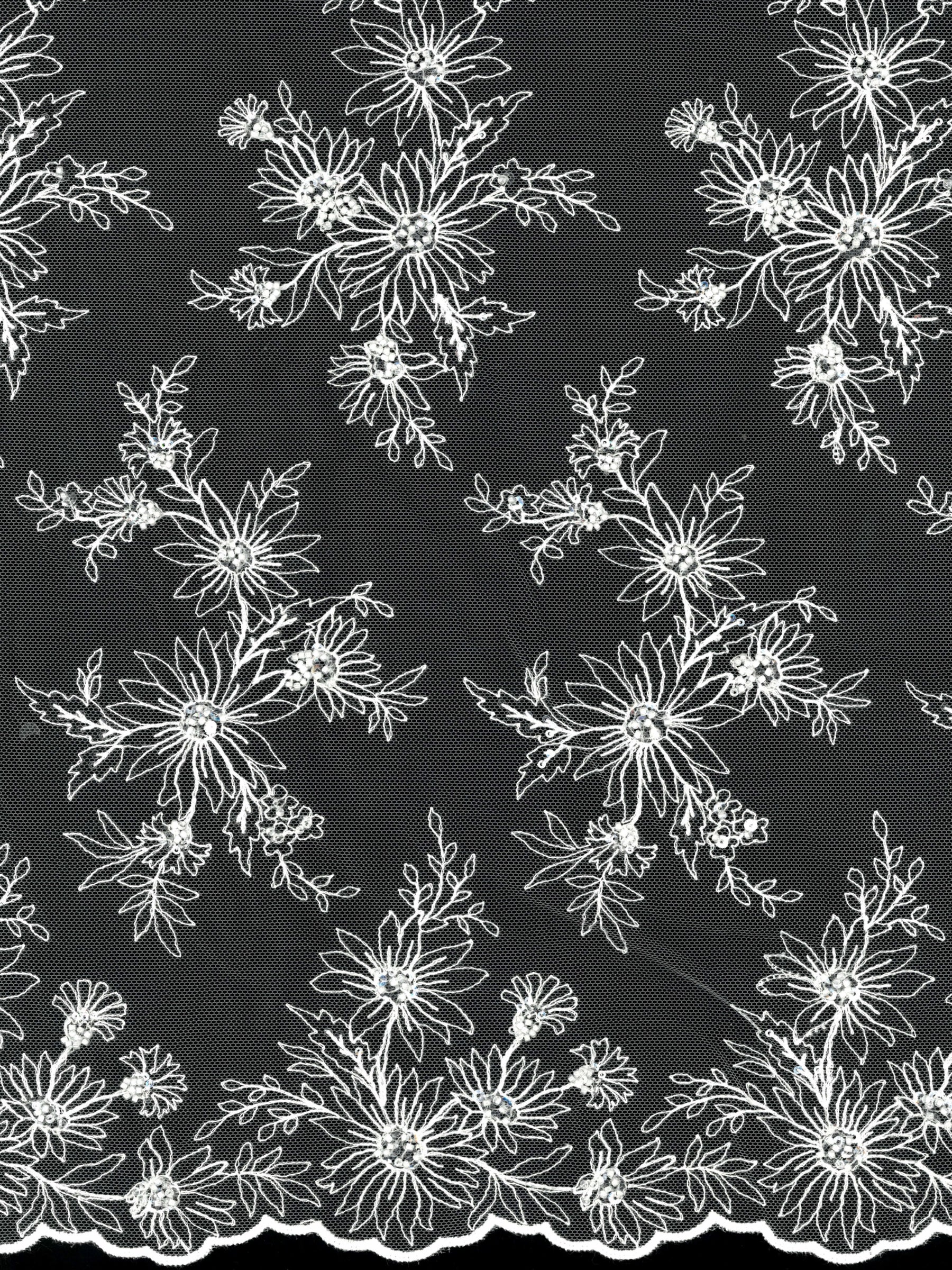 S Elfenbeinfarbener, bestickter Tüll mit Perlen - EB1084