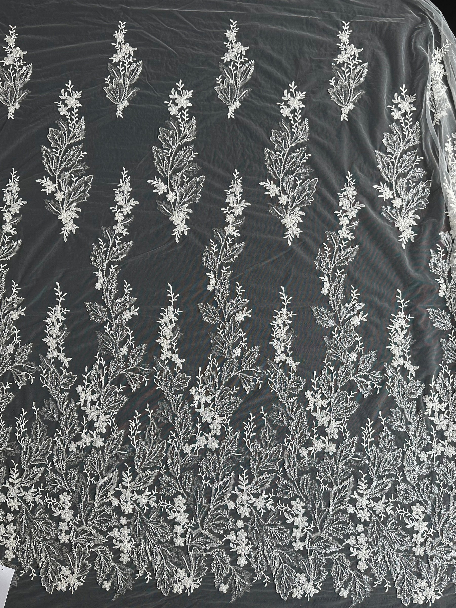 Elfenbeinfarbene Perlenstickerei-Spitze - EB1099