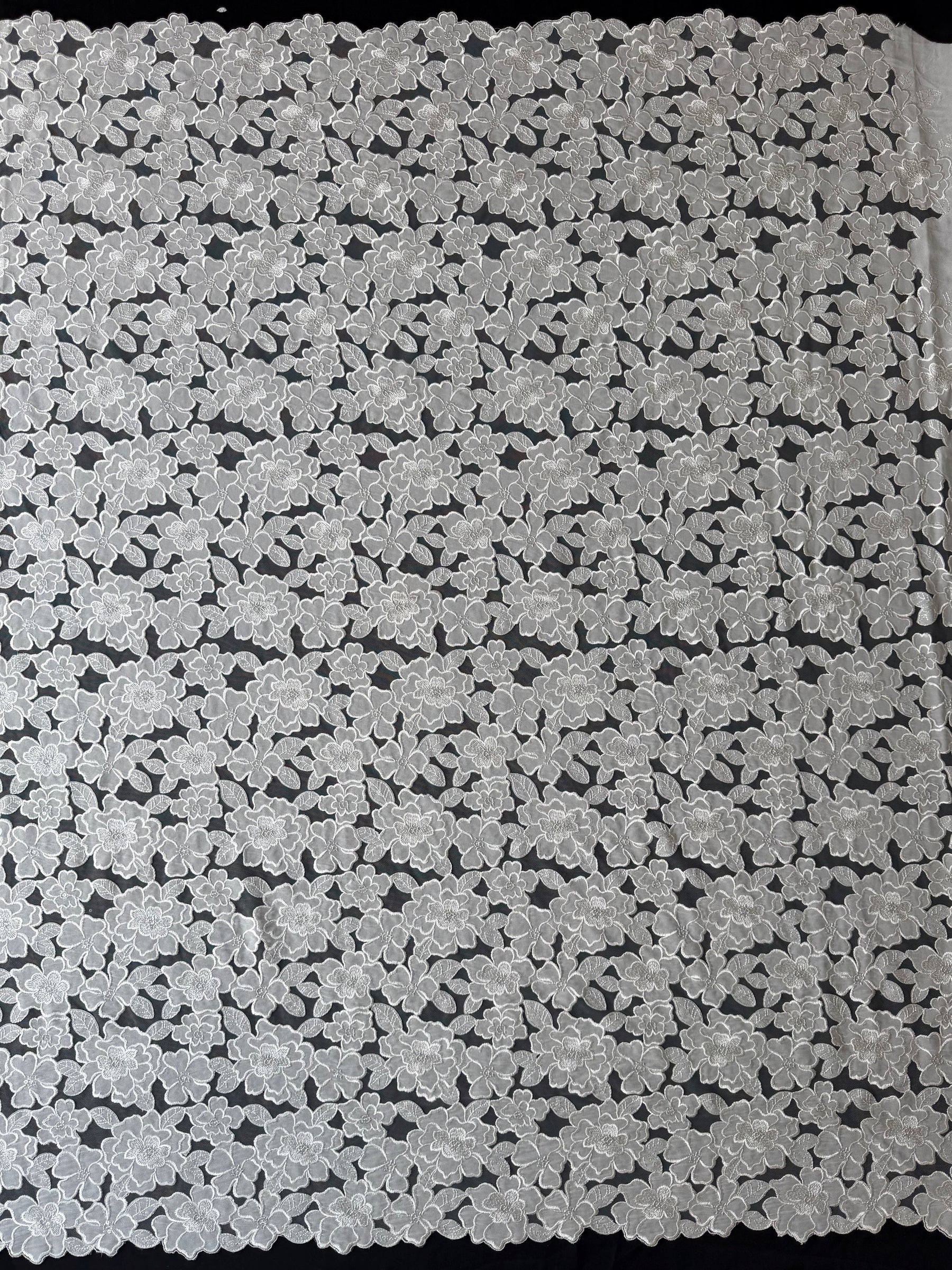 Elfenbeinfarbener, bestickter Paillettentüll - EB3003