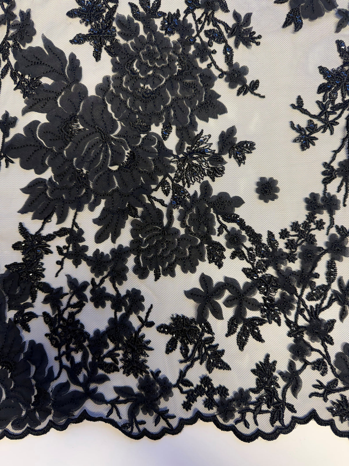 Schwarze Pailletten-Blumenspitze - EB3018