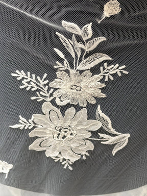 Elfenbeinfarbene Paillettenstickerei-Spitze - EB3041