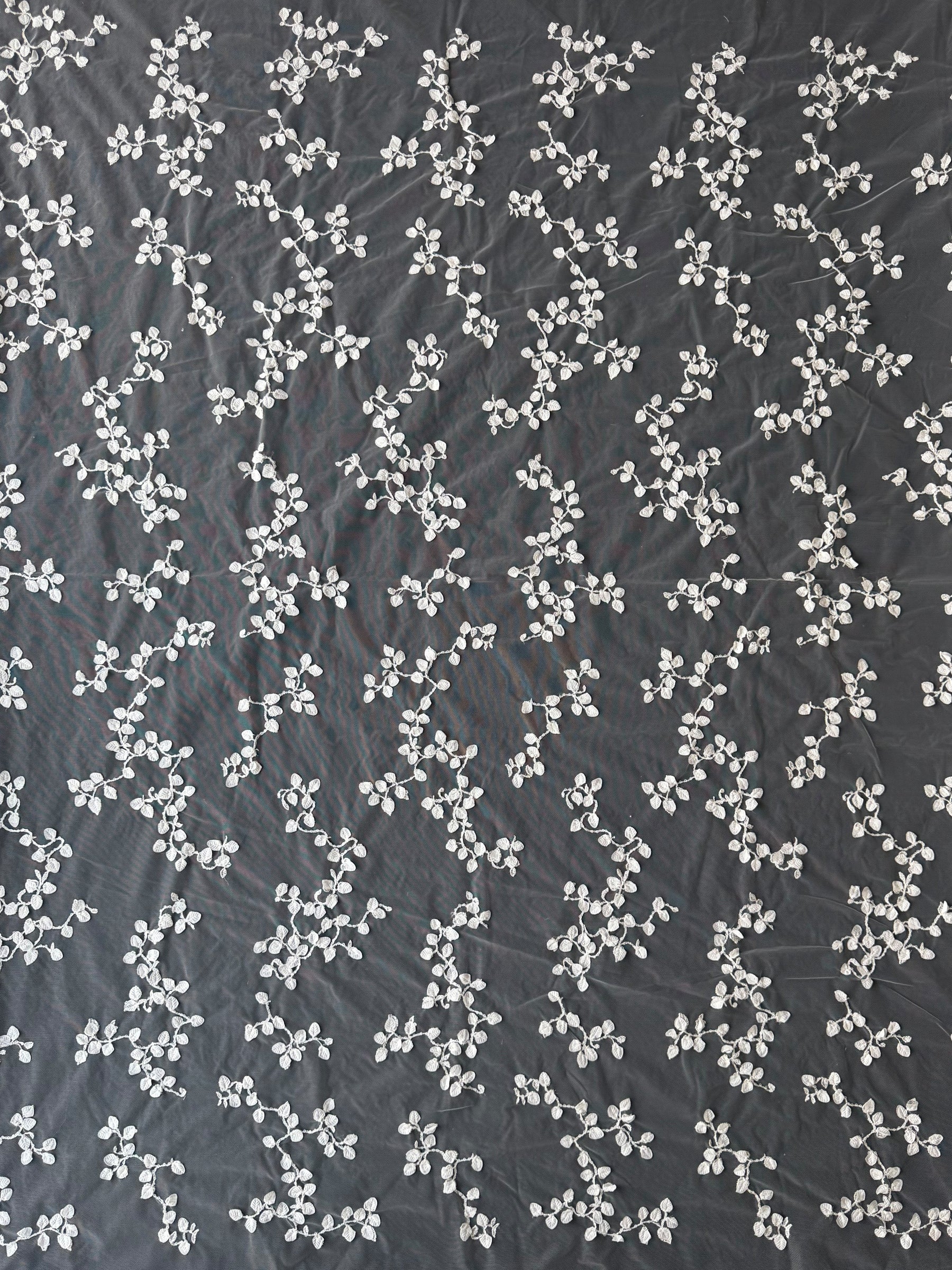 Elfenbeinfarbene Paillettenstickerei-Spitze - EB3042