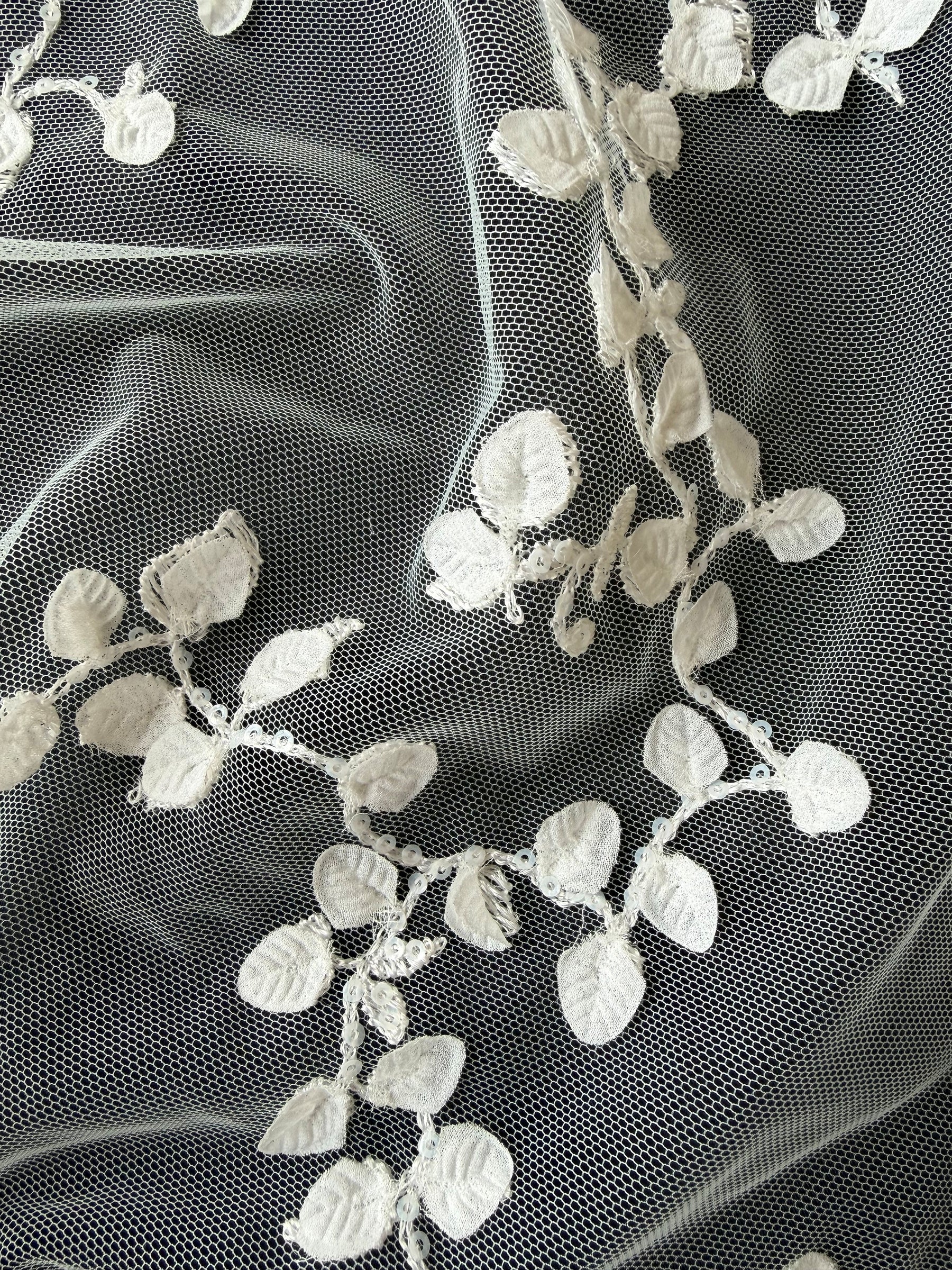 Elfenbeinfarbene Paillettenstickerei-Spitze - EB3042
