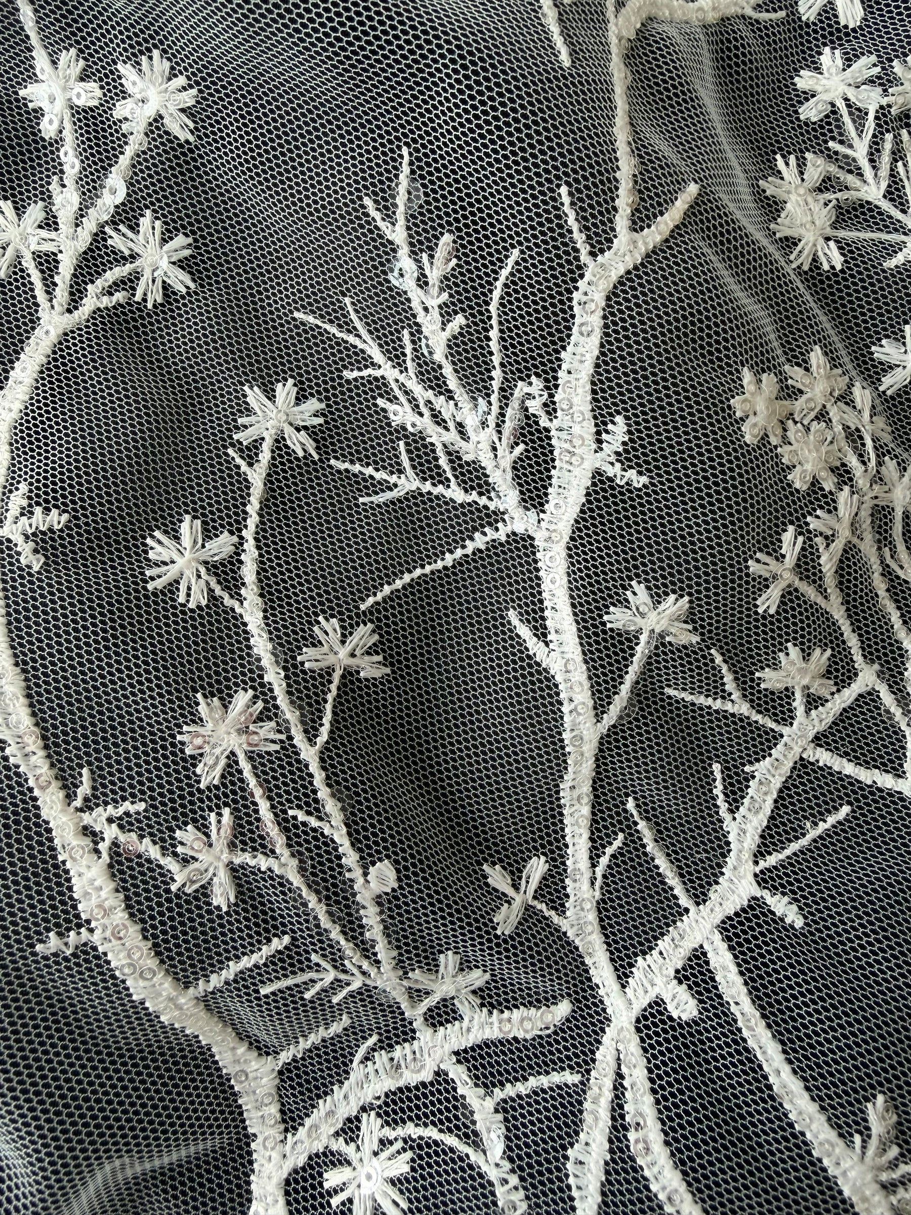 Elfenbeinfarbene Paillettenstickerei-Spitze - EB3043