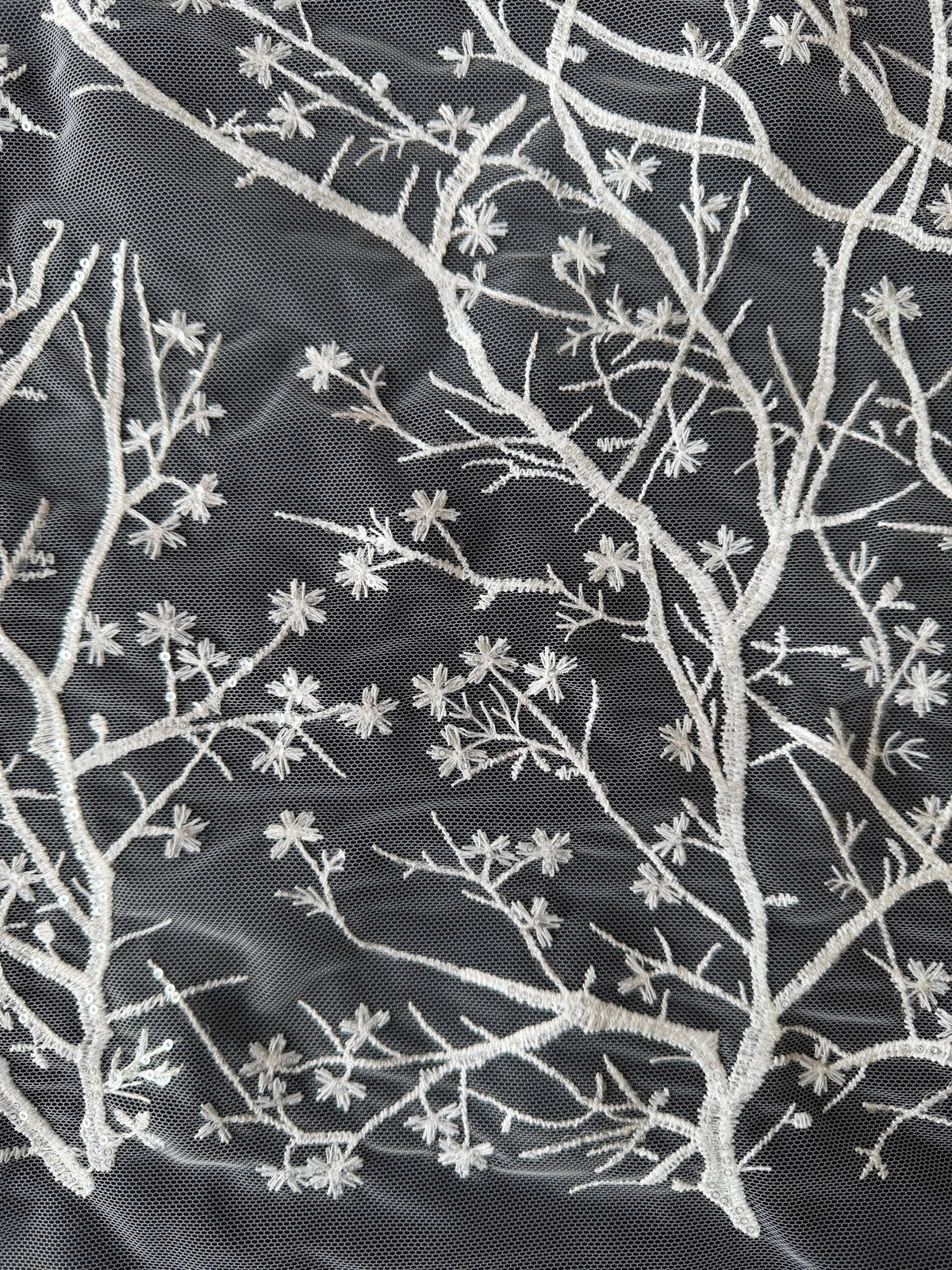 Elfenbeinfarbene Paillettenstickerei-Spitze - EB3043