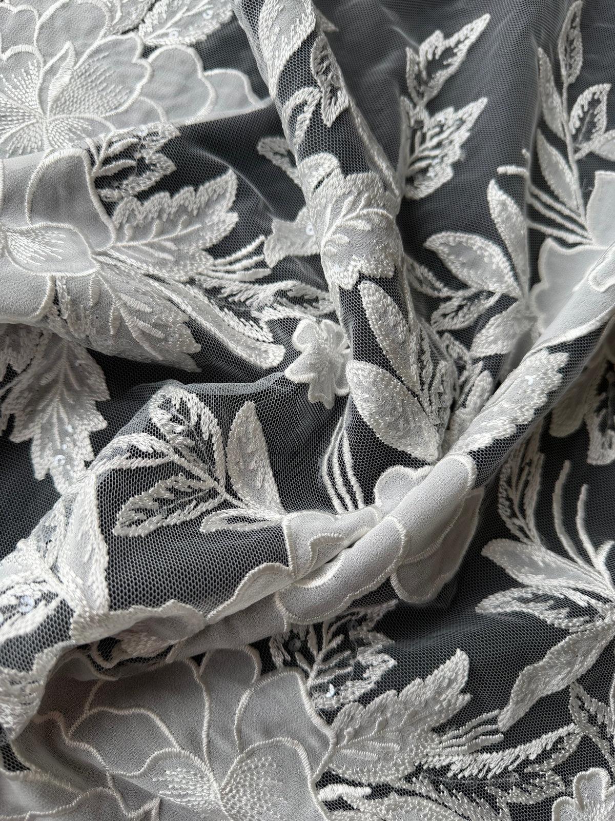 Elfenbeinfarbene Paillettenstickerei-Spitze - EB3055