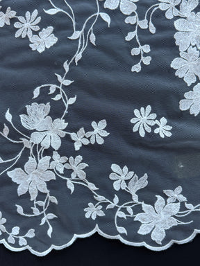 Elfenbeinfarbene Paillettenspitze - EB3063