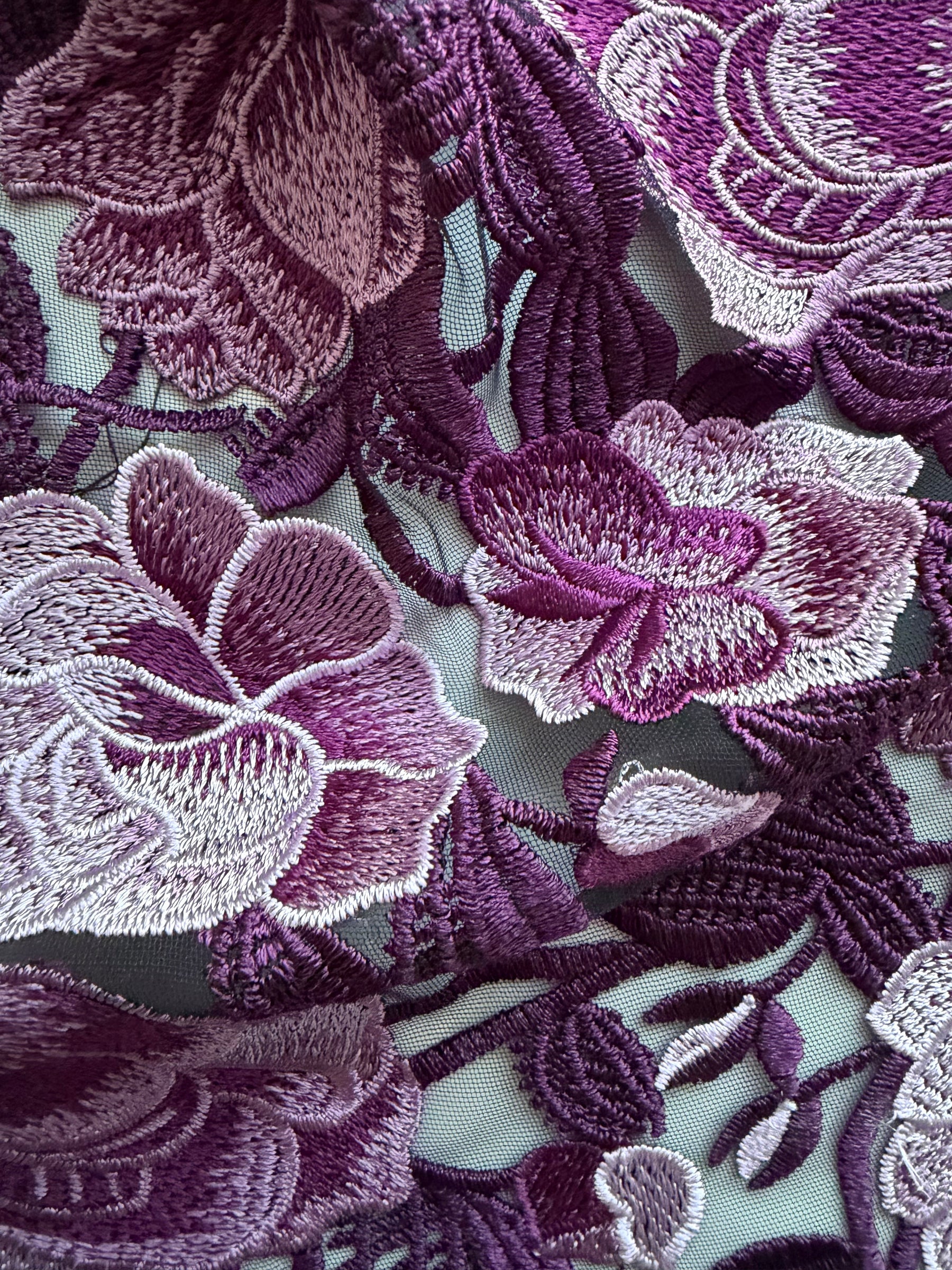 Lila Stickspitze - EB5024