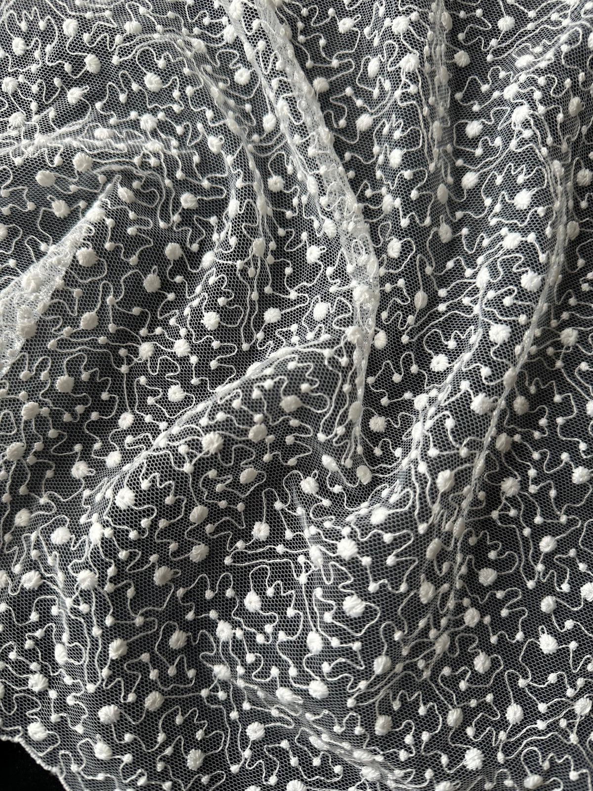 Elfenbeinfarbene bestickte Spitze - EB5027