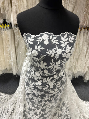 Elfenbeinfarbene bestickte Spitze - EB5031