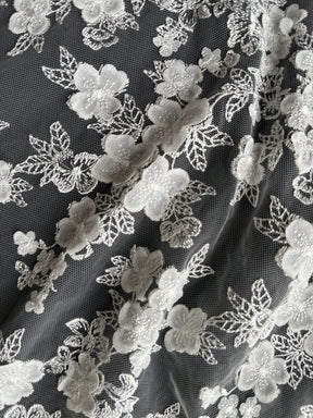 Elfenbeinfarbene, bestickte 3D-Spitze - EB5033