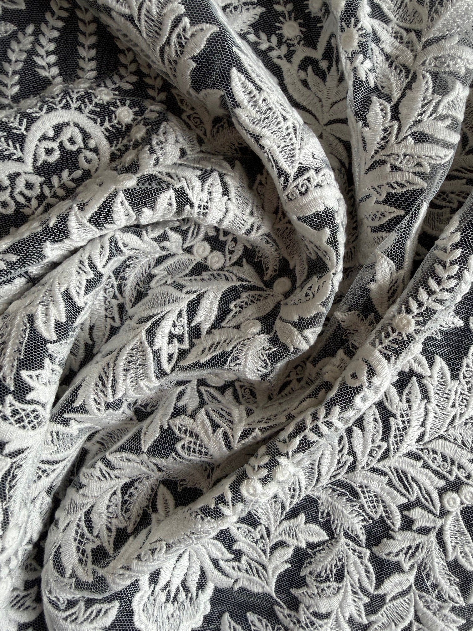 Elfenbeinfarbene Stickspitze - EB5043