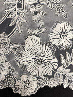 Elfenbeinfarbene Stickerei mit Blumenmuster - EB5057