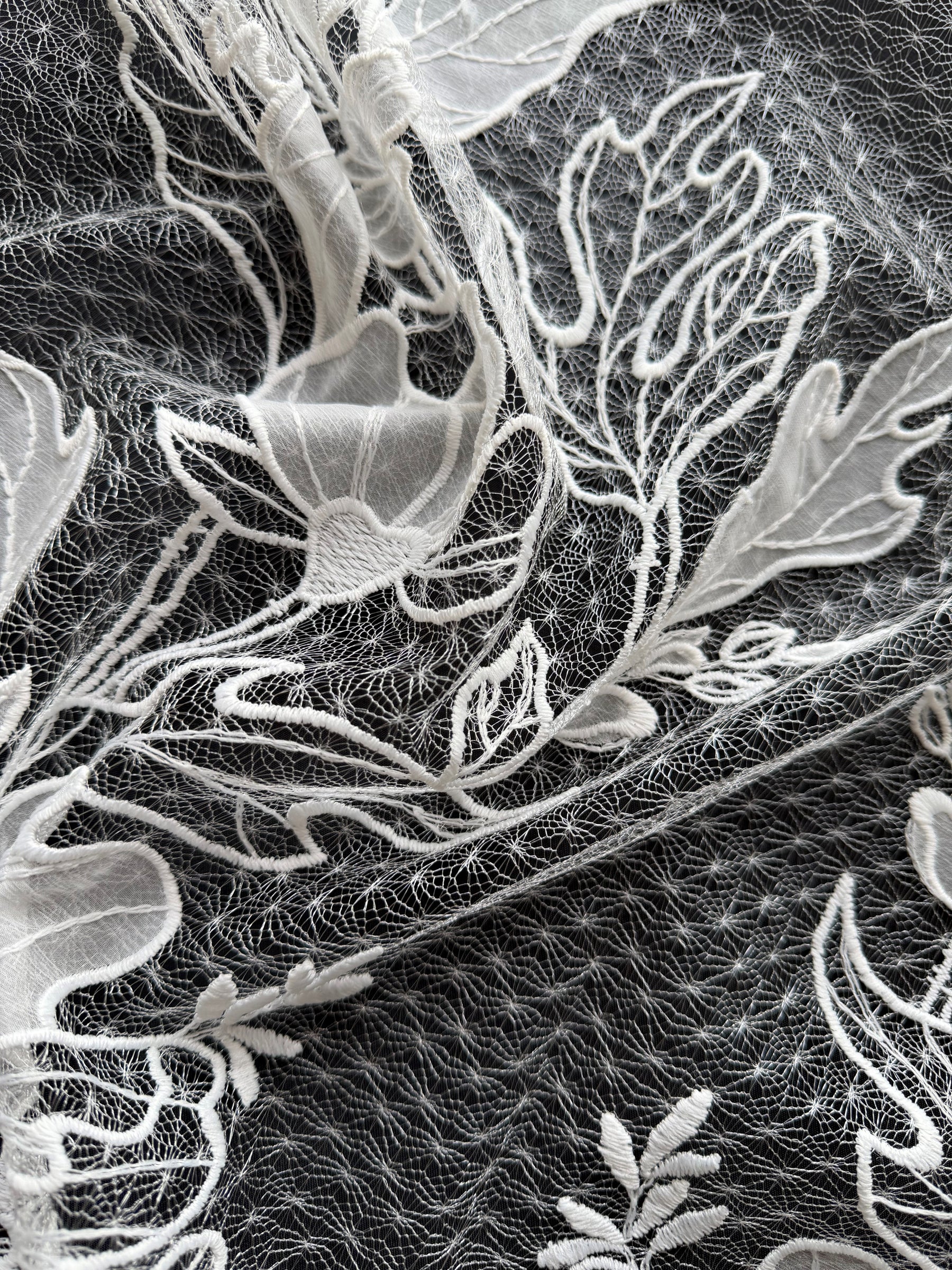 Elfenbeinfarbene Stickspitze - EB5058