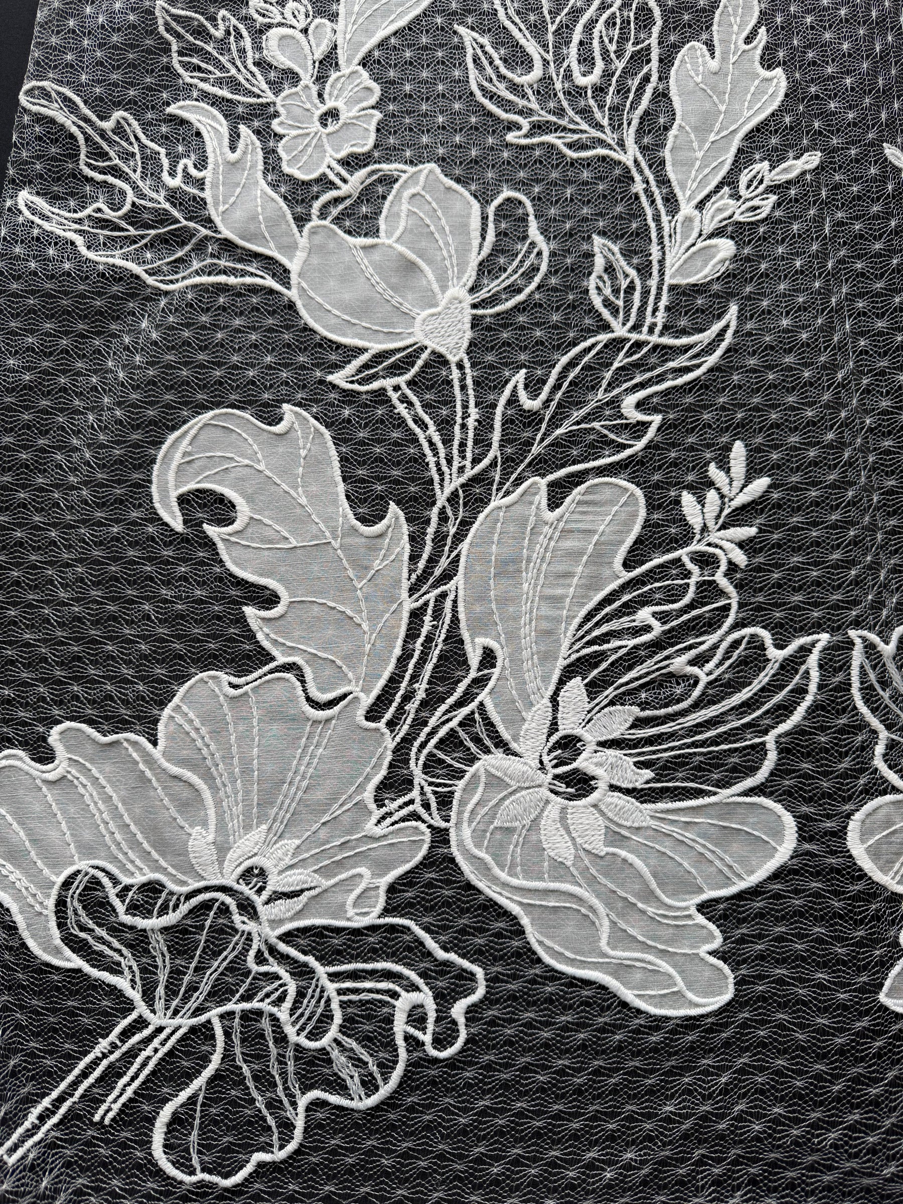 Elfenbeinfarbene Stickspitze - EB5058