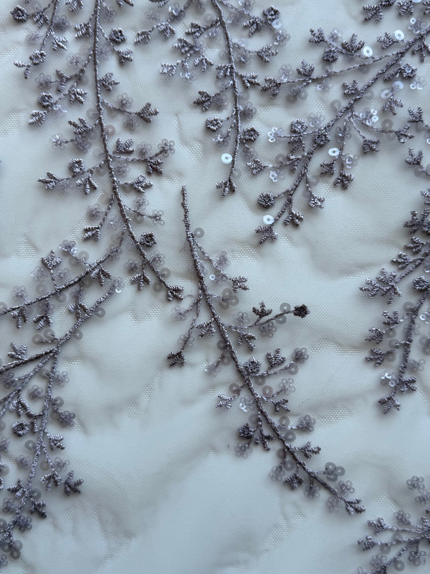 Grau-lila Paillettenspitze - EB3065