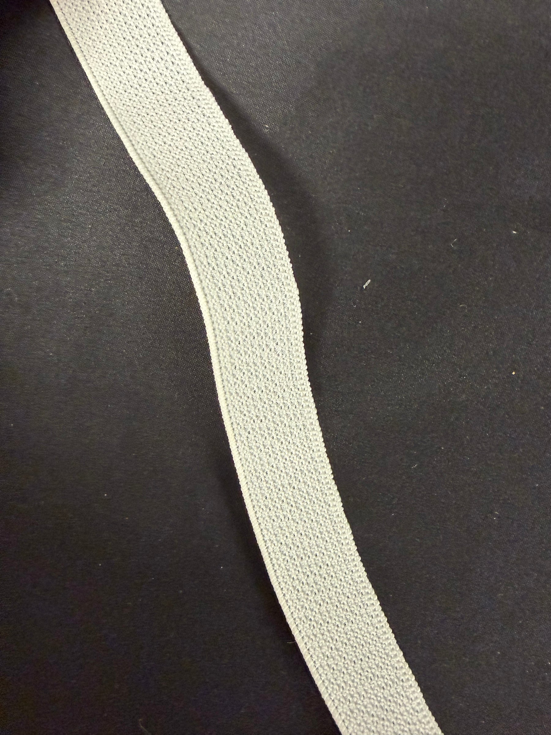Weißer 25-mm-Stretch-Petersham - A17
