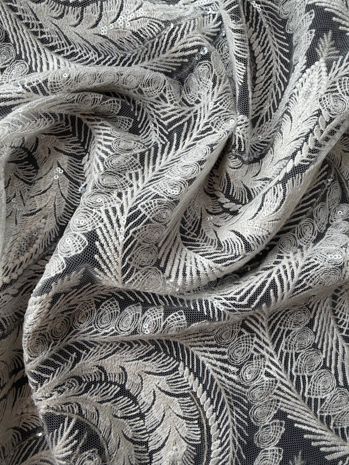 Elfenbeinfarbene Paillettenspitze - EB3048