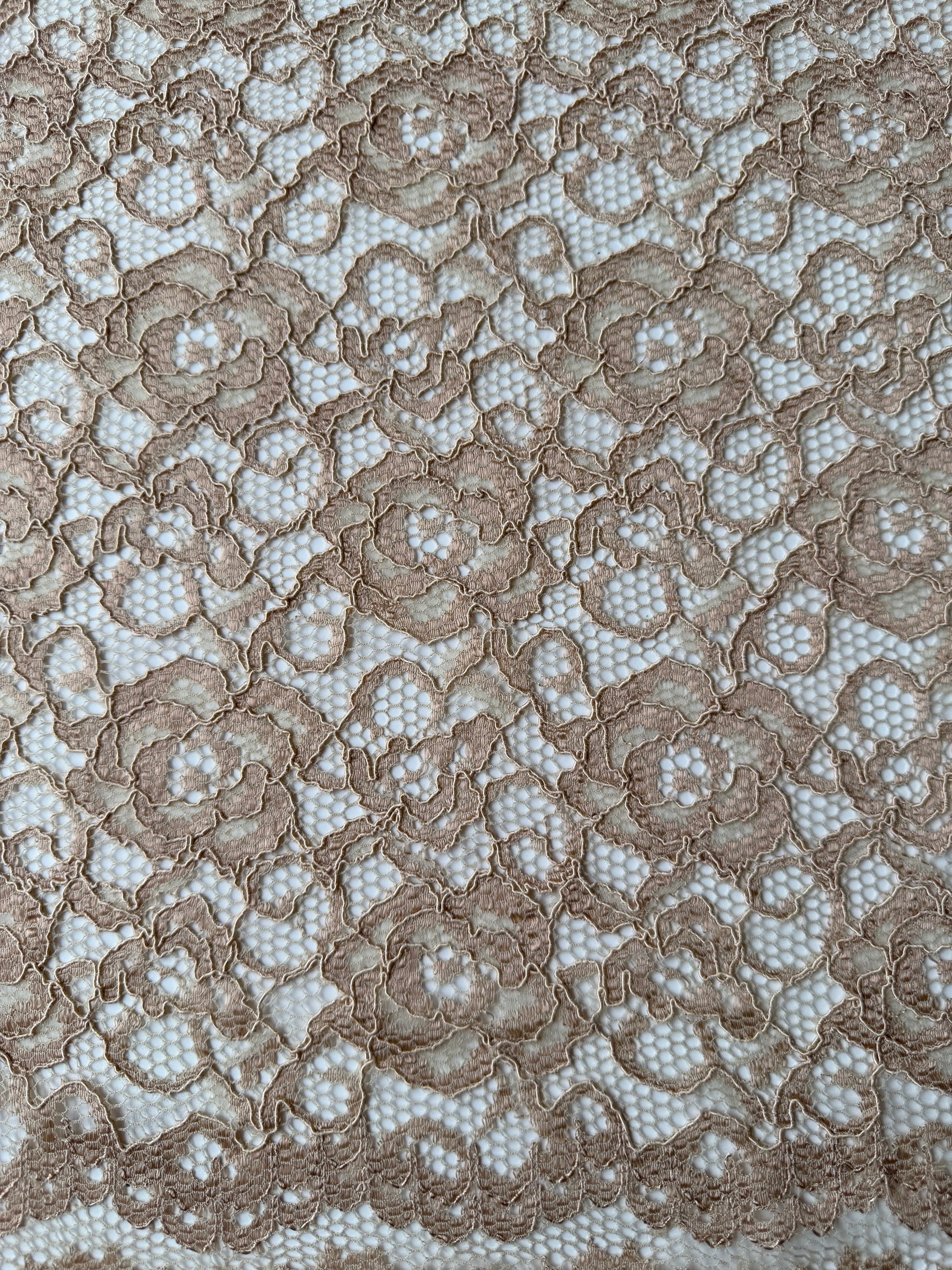 Beige Kordelspitze mit Stretch - P619