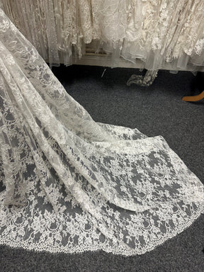 Elfenbeinfarbene Kordelspitze – Fia