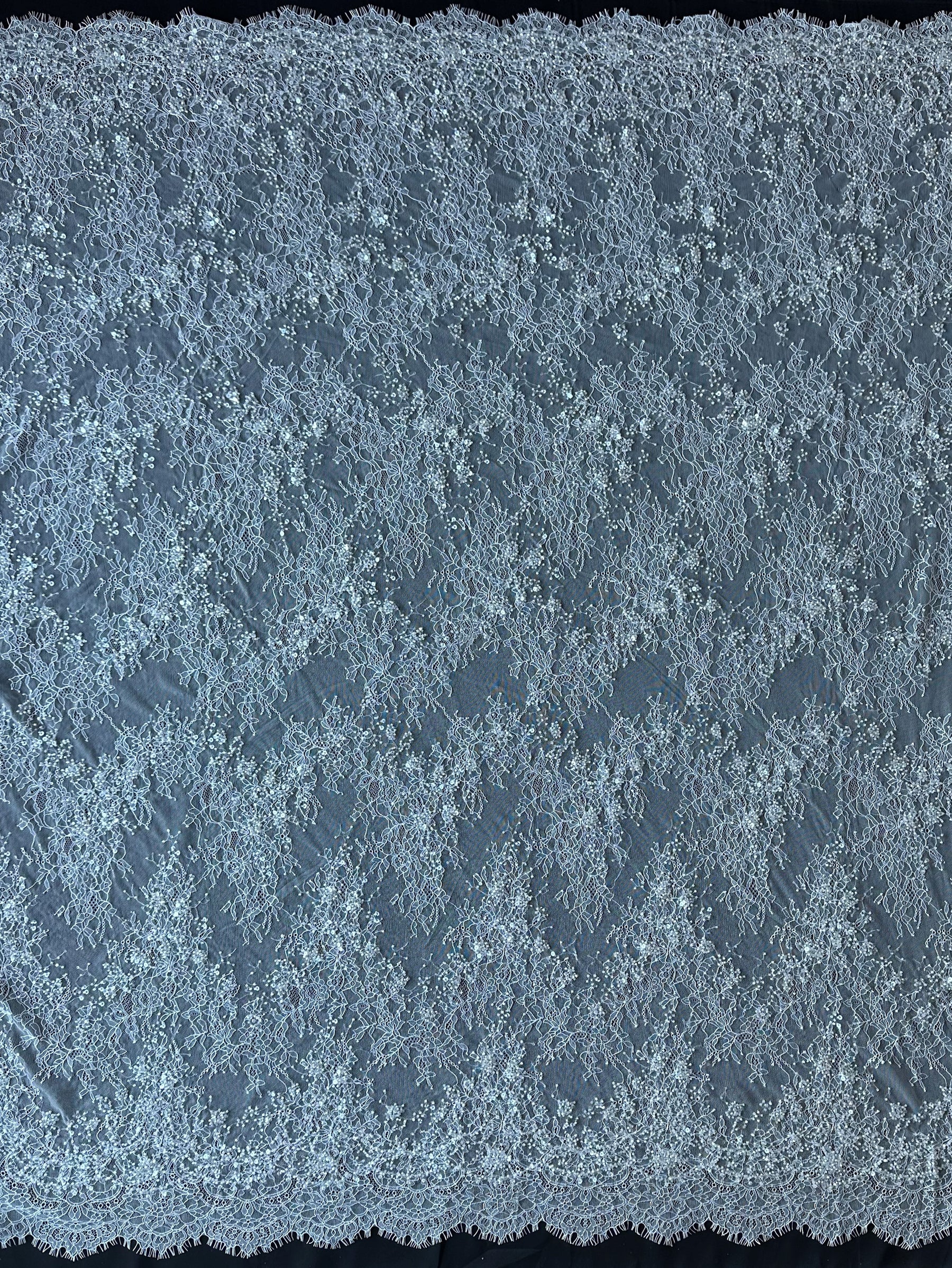 Elfenbeinfarbene Kordel- und Paillettenspitze - Fronnie 