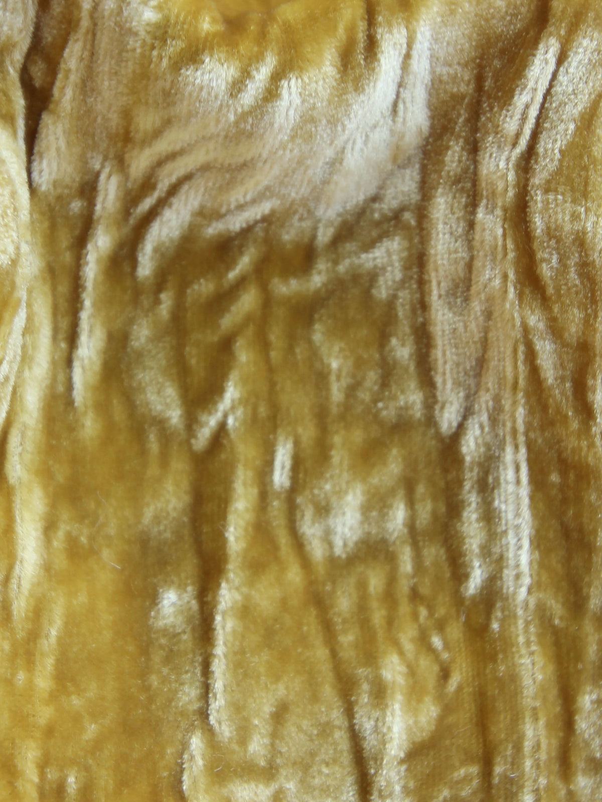 Goldfarbener Seidensamt (137 cm/54 Zoll) – Rüschen