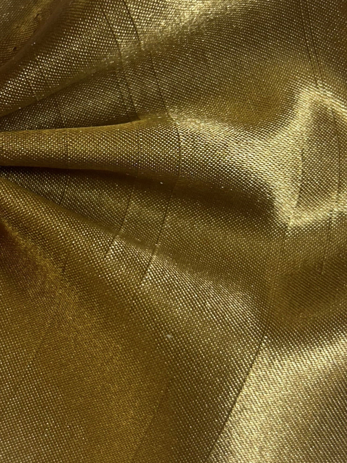 Goldfarbenes Dupion mit Polyester-Satin-Rückseite – Klarheit