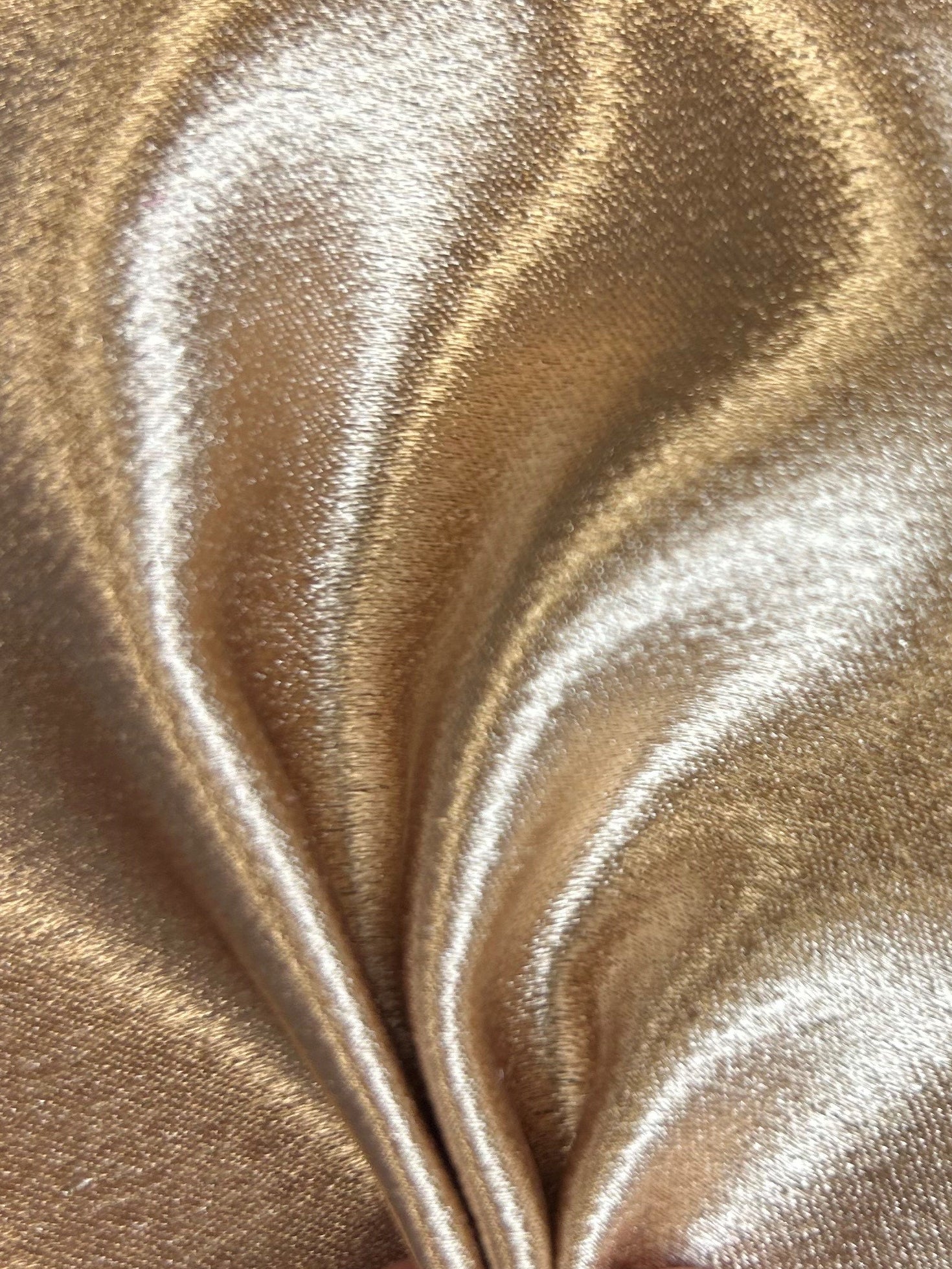 Goldfarbener Polyester-Krepp-Rückensatin – Desire