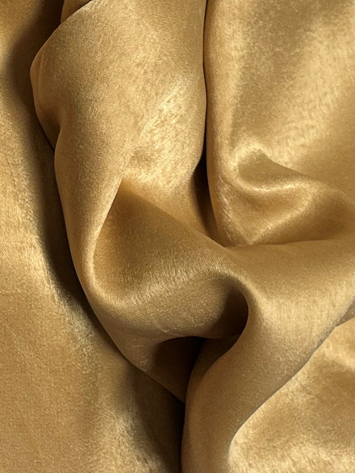 Goldfarbener Polyestersatin - Zweck