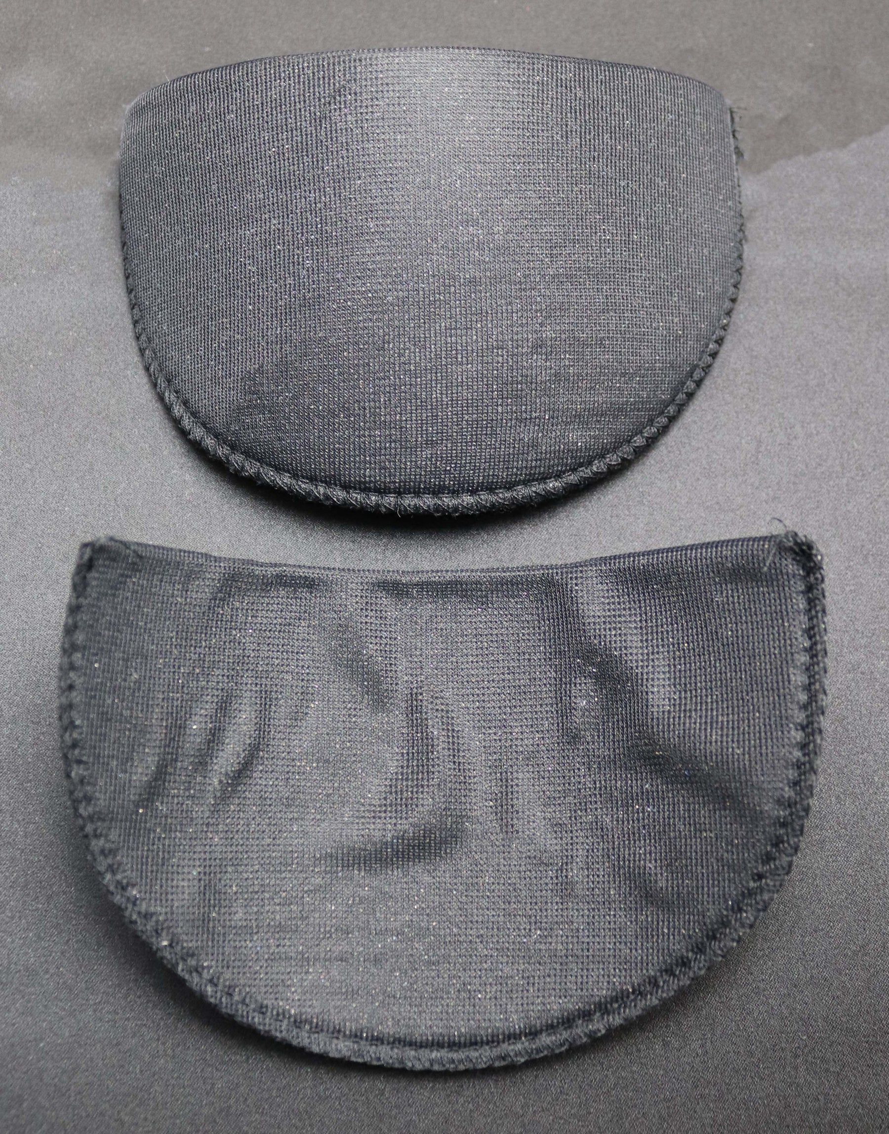 Schwarze, nylonbezogene Schaumstoff-Schulterpolster – HA4003 Klein