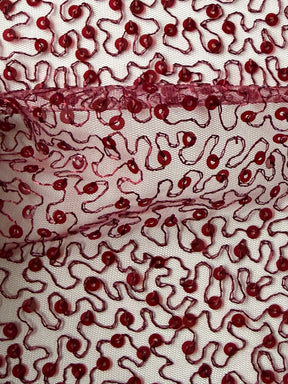 Weinroter Pailletten-Tüll mit Stickerei – EB3001