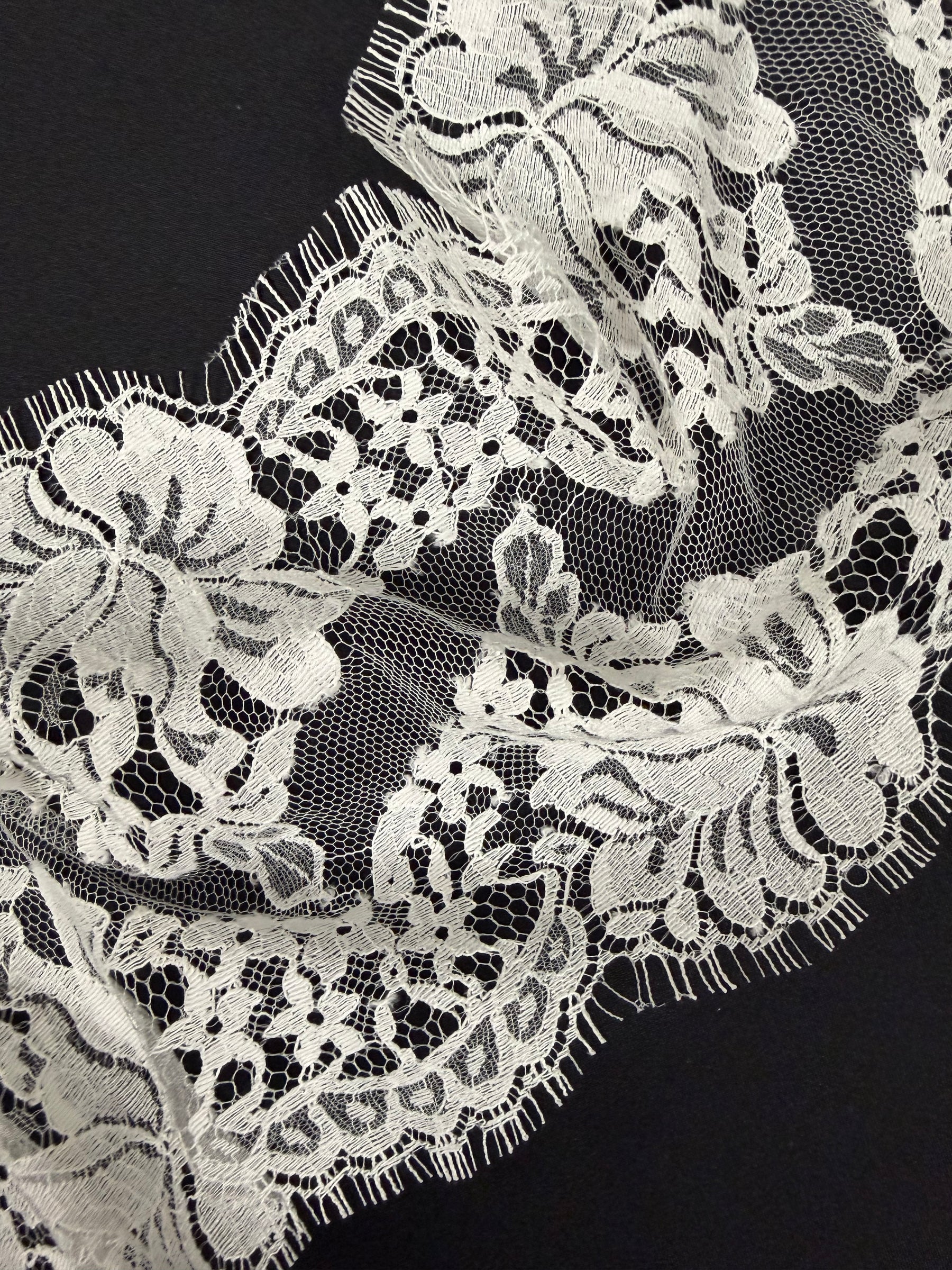 Ivory Chantilly Lace Trim - Merlina