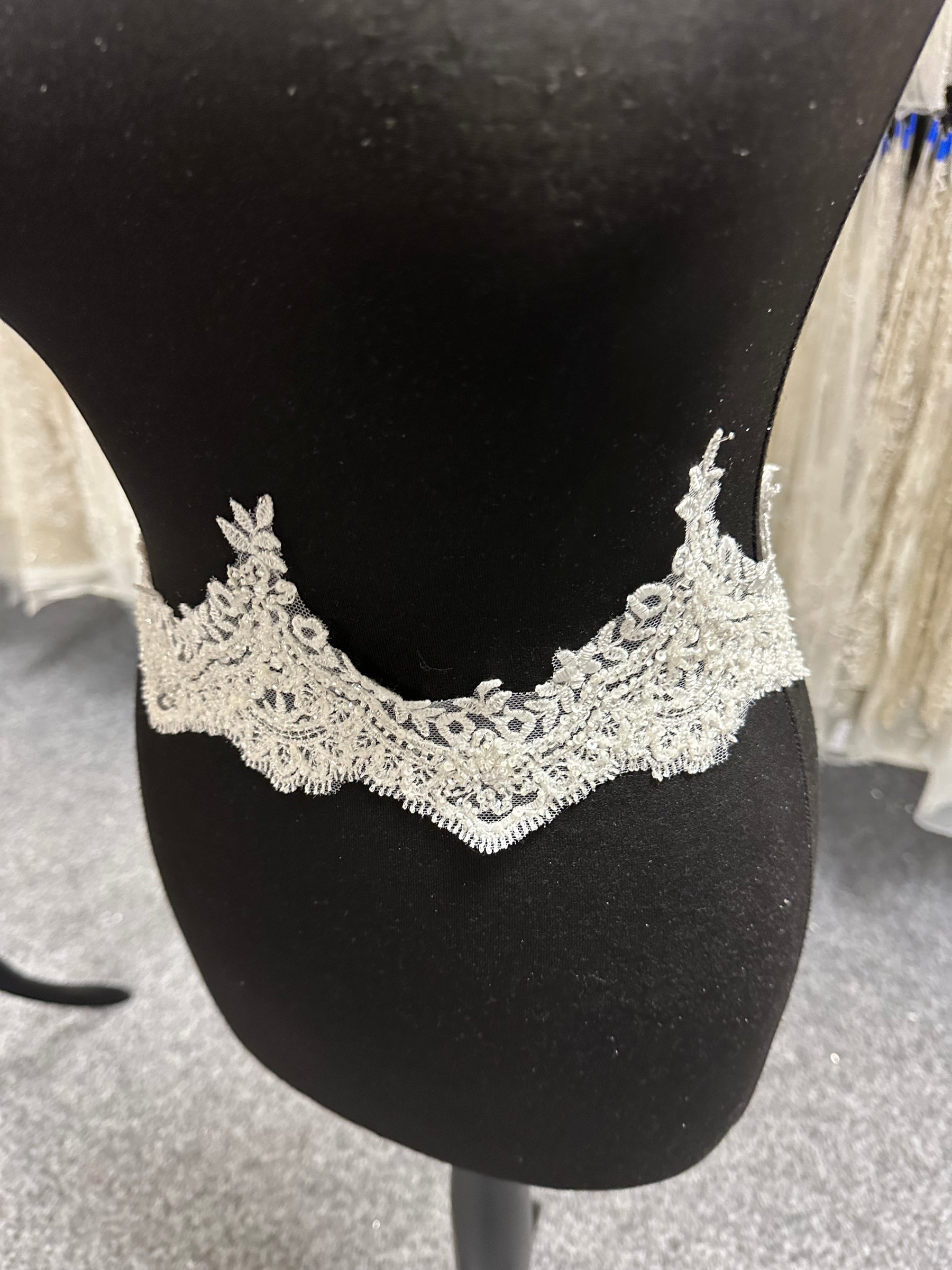 Elfenbeinfarbene Perlenspitzenborte - Hada