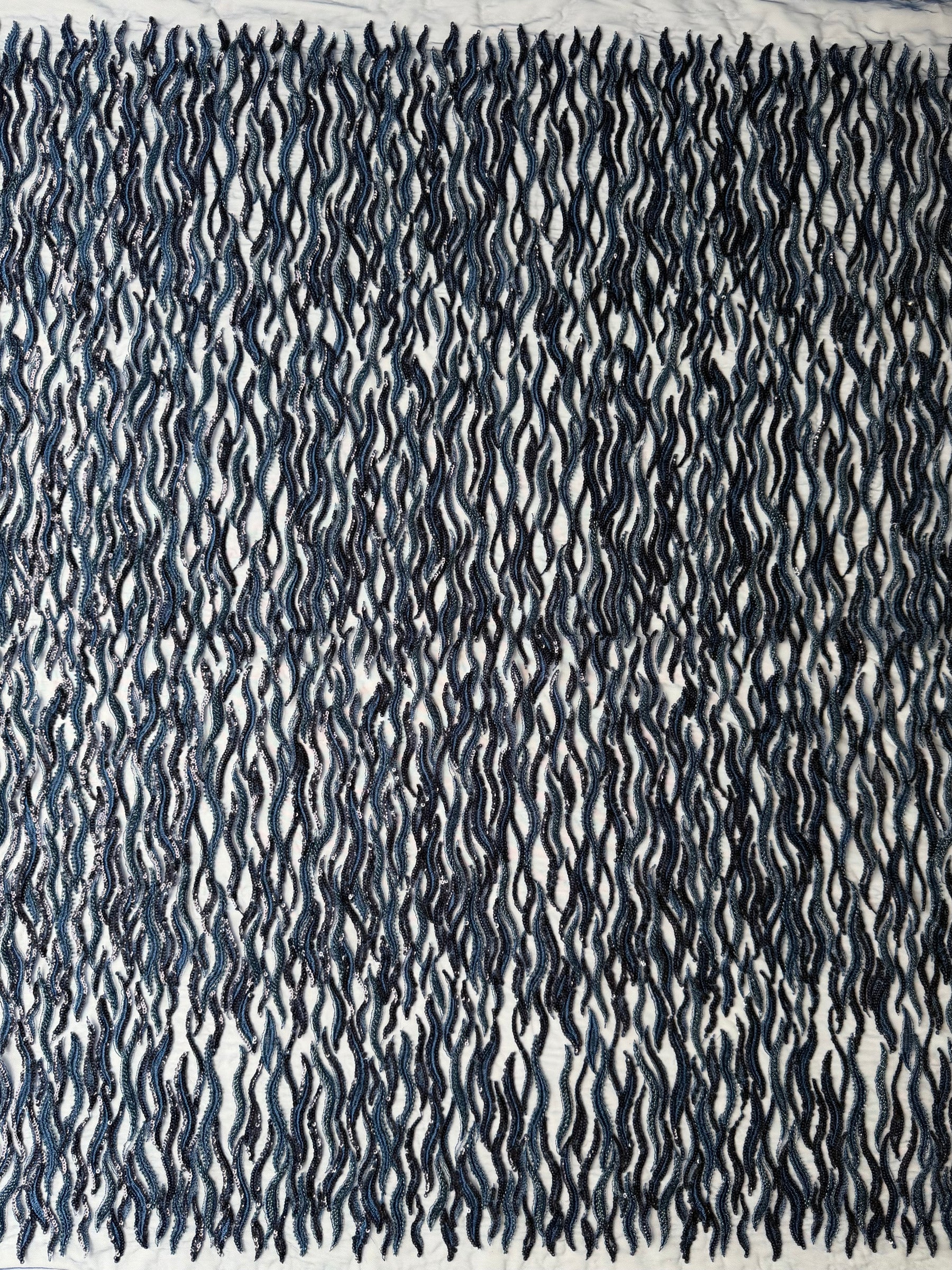Neues marineblaues, besticktes Perltüll - EB1089