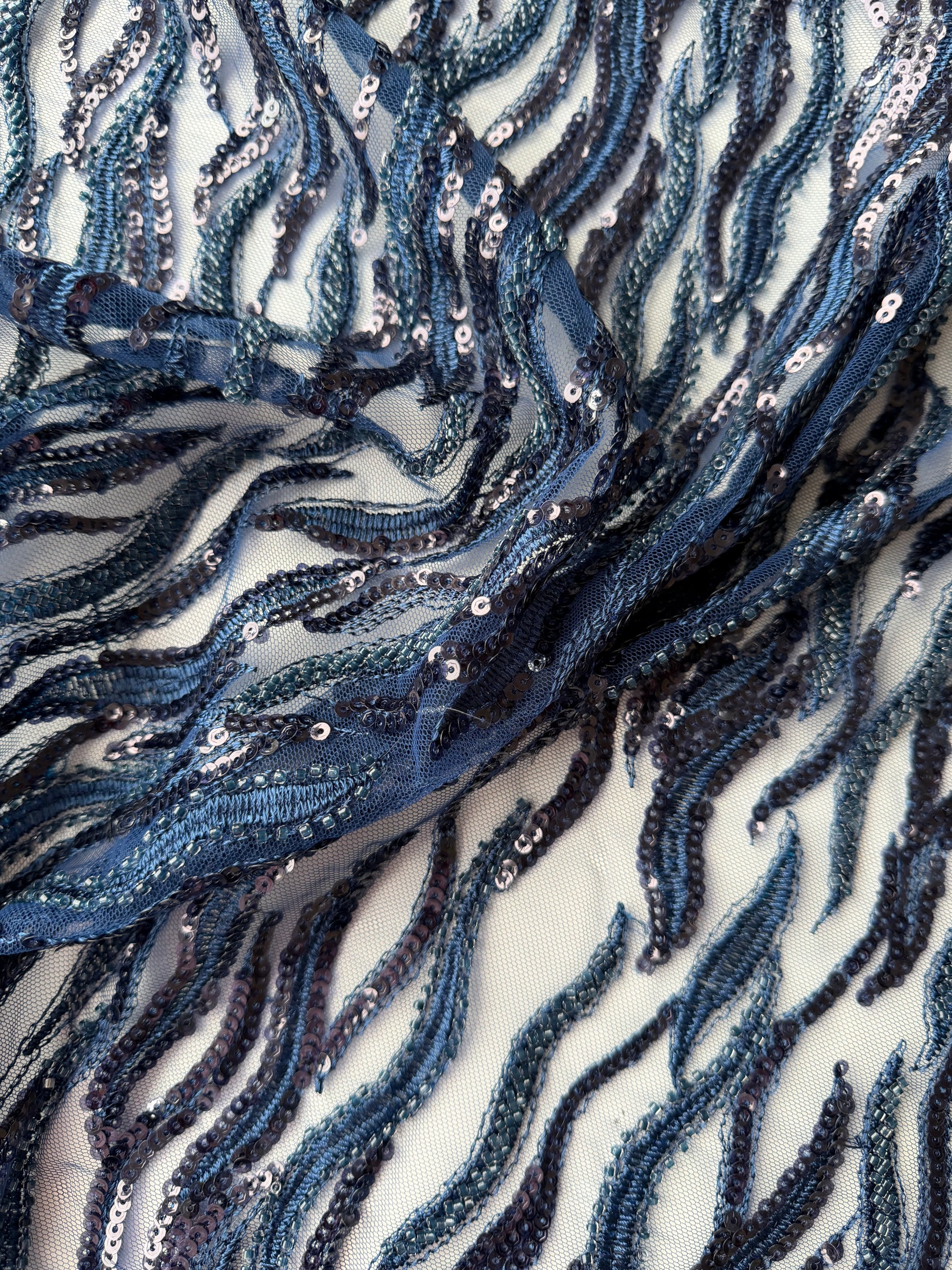 Neues marineblaues, besticktes Perltüll - EB1089