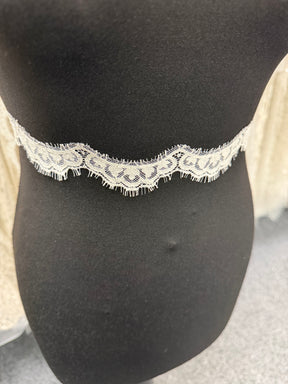 Ivory Chantilly Lace Trim - EE4007