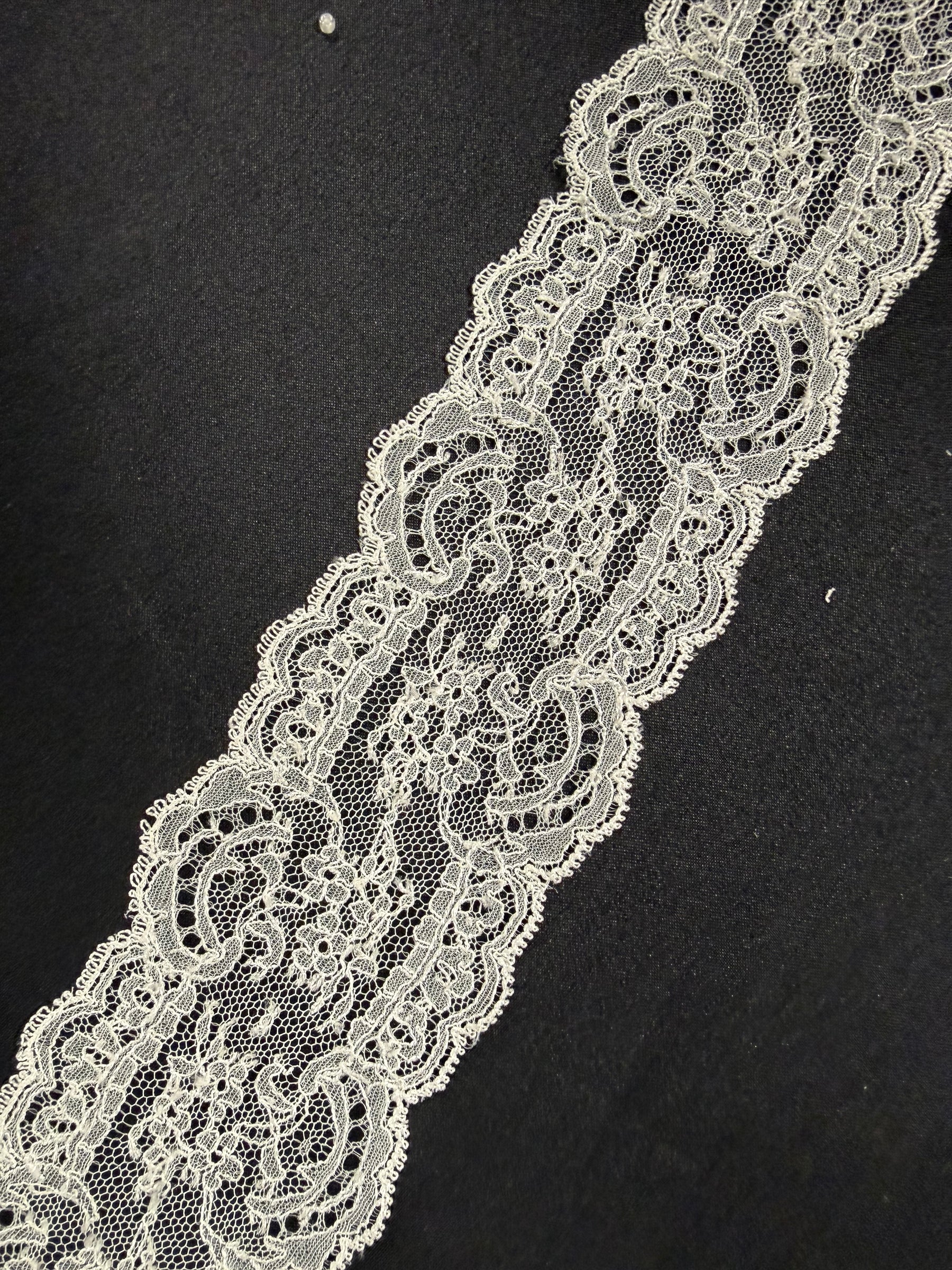 Ivory French Lace Trim  - T596