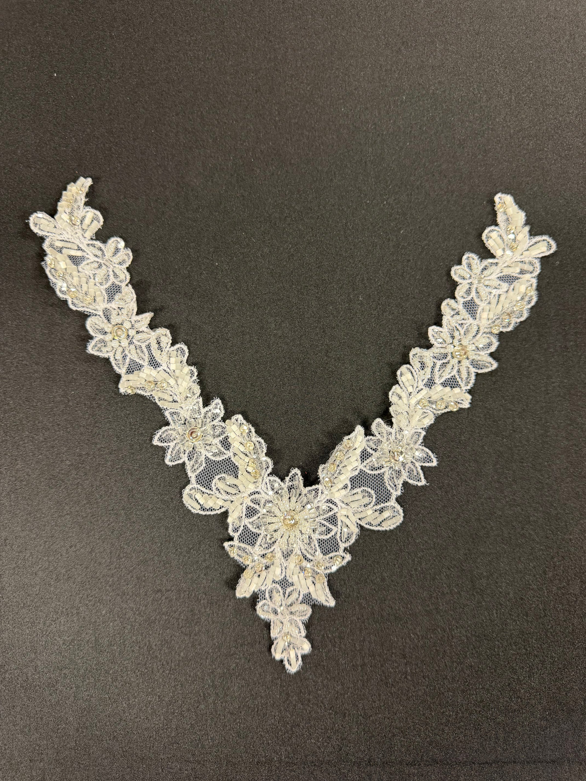 Perlenapplikation Elfenbein - T587