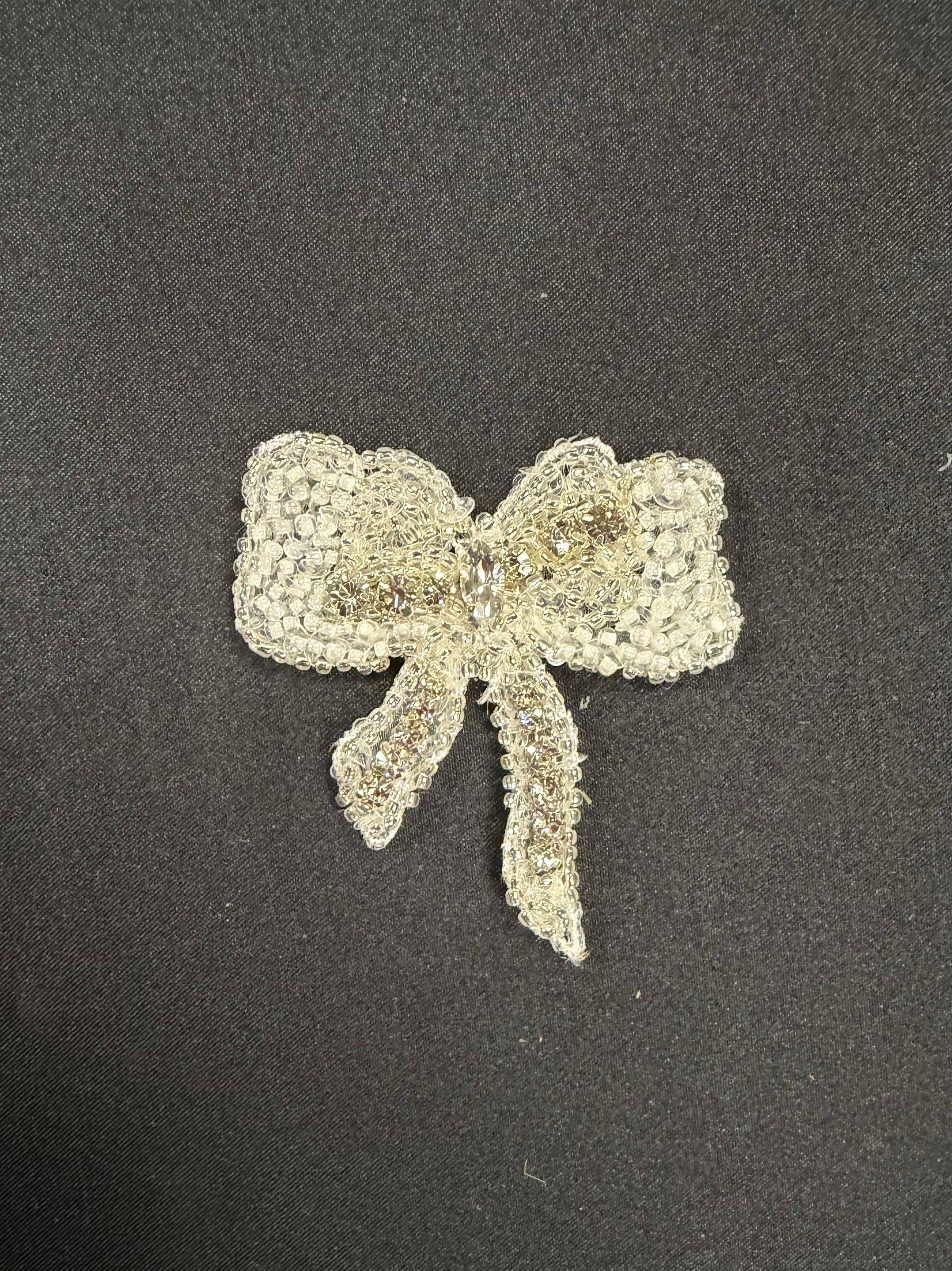 Ivory Bow Shaped Motif - T895