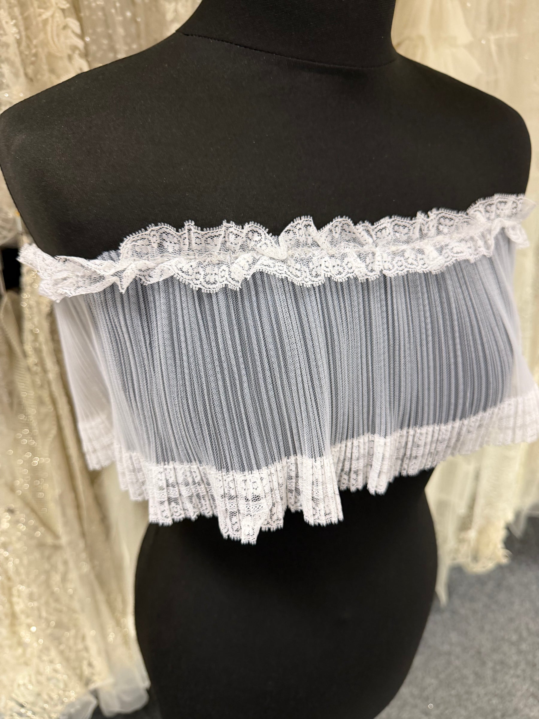 White Pleated Tulle Trim - T195