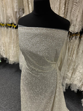 Elfenbeinfarbener Glitzertüll – Lax