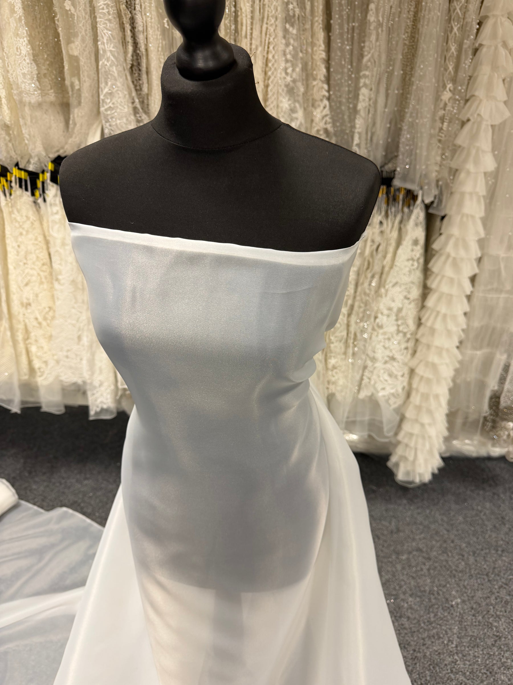 Elfenbeinfarbener Polyester-Satin-Organza - PB2005