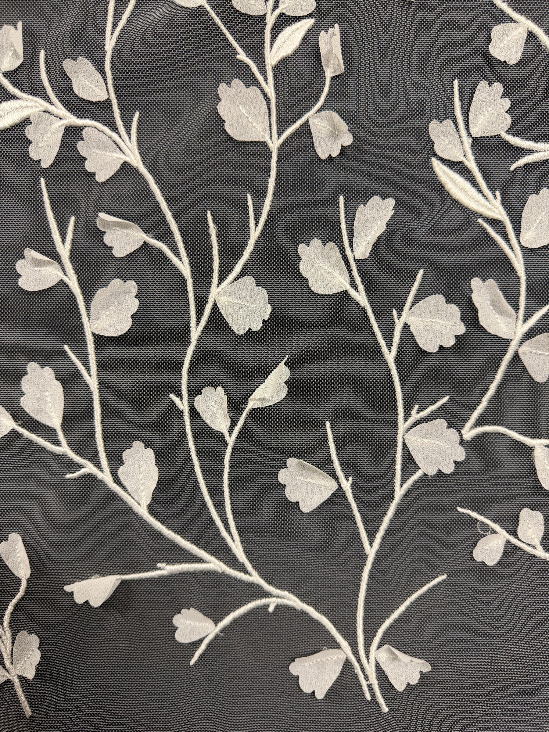 Elfenbeinfarbene Stickspitze - EB5028