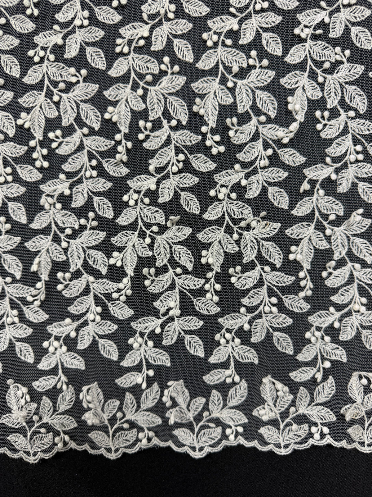 Elfenbeinfarbene Stickspitze - EB5050