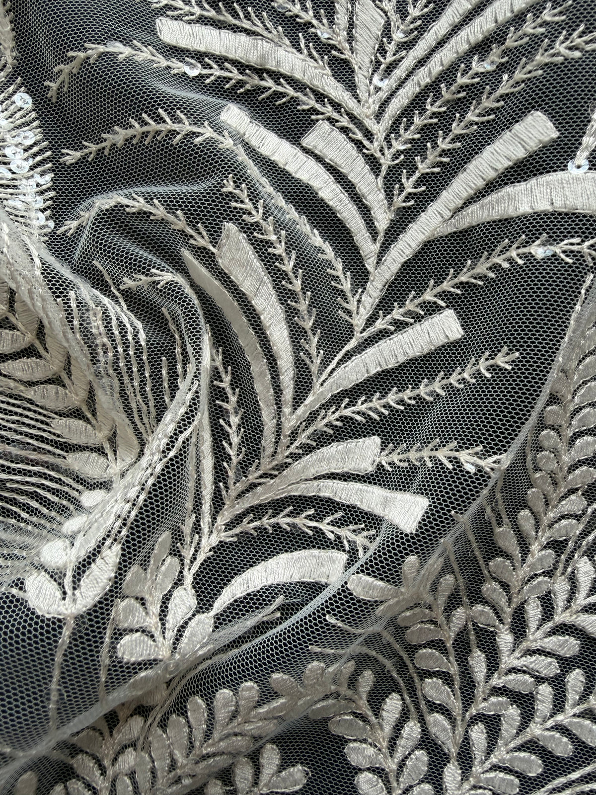 Elfenbeinfarbene Paillettenstickerei-Spitze - EB3025